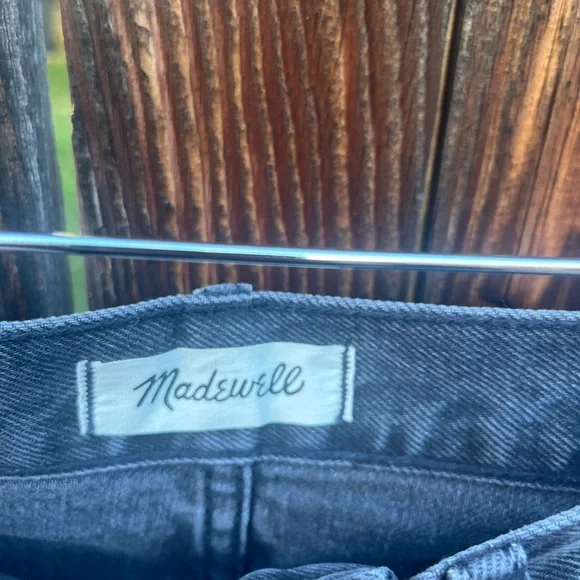 Madewell • Women's Black Denim Shorts - Picture 2 of 3